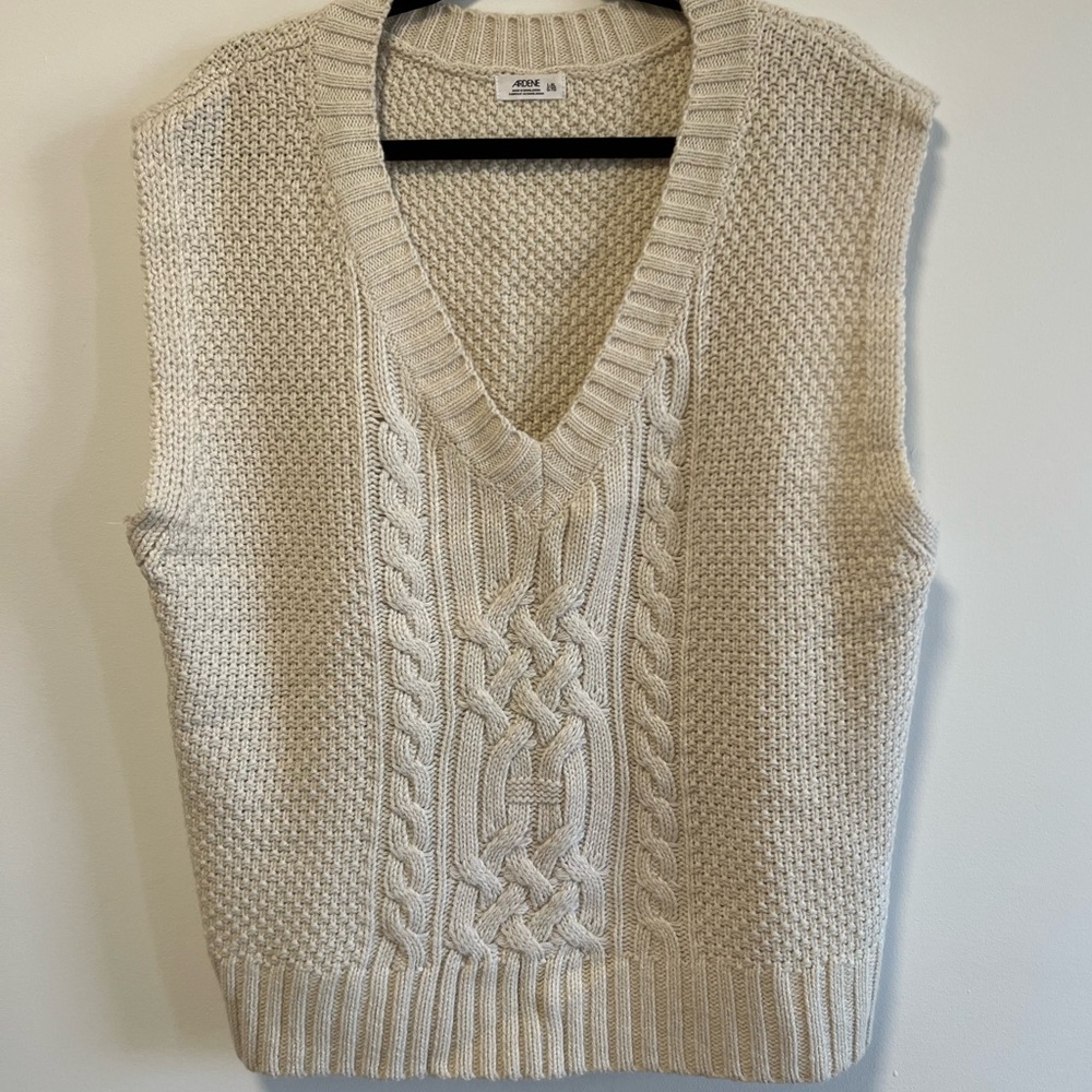 Zara Cream V-Neck Knit Sweater Vest - Picture 3 of 11